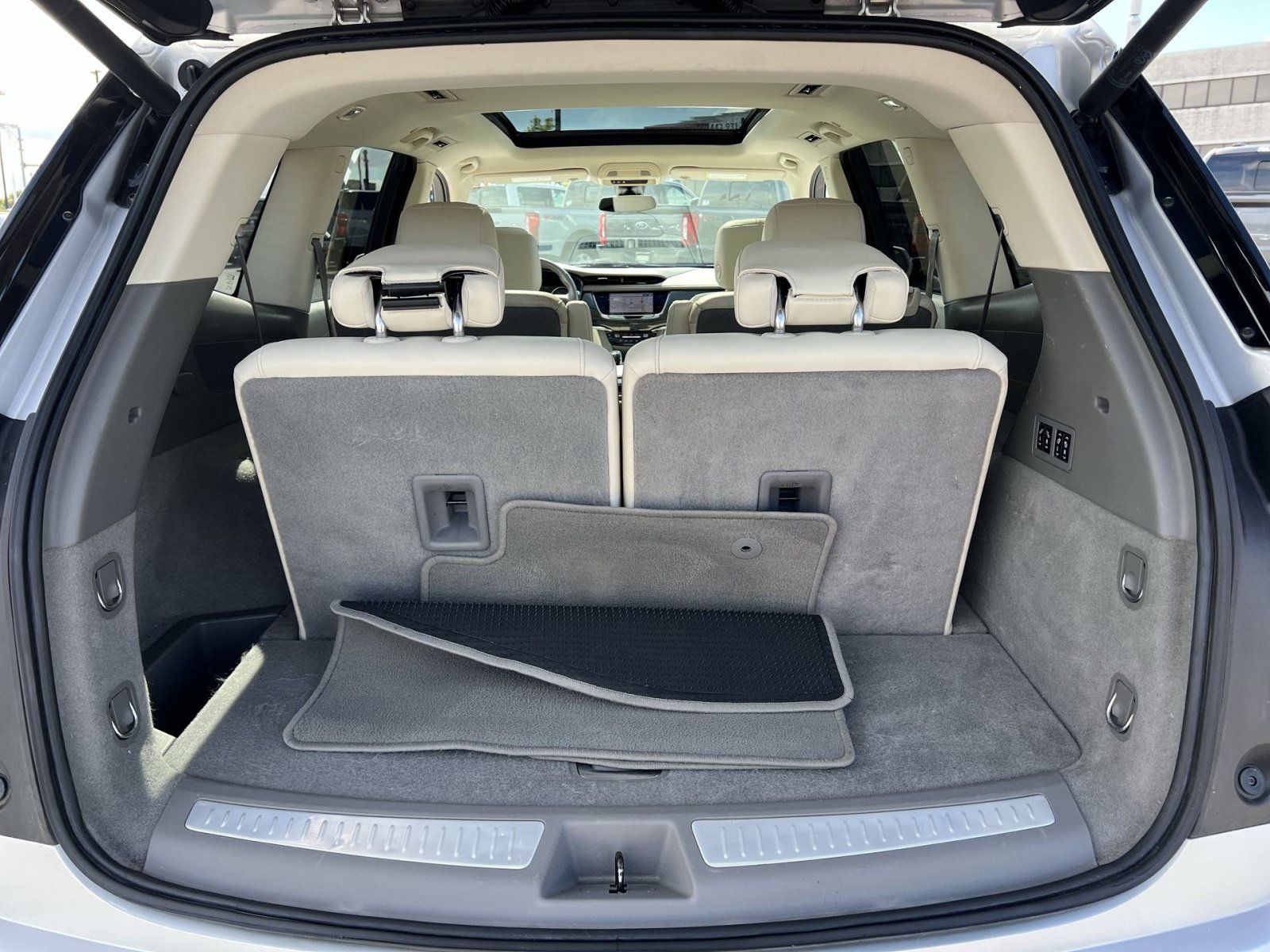 Used 2020 Cadillac XT6 Premium Luxury FWD image 27