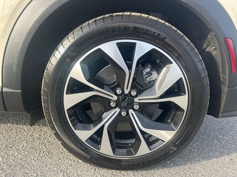 Used 2025 Ford Mustang Mach-E Select image 28