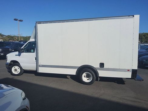 Used 2022 Ford E-350 and Econoline 350 Super Duty w/ Power Windows & Locks Group RWD image 12