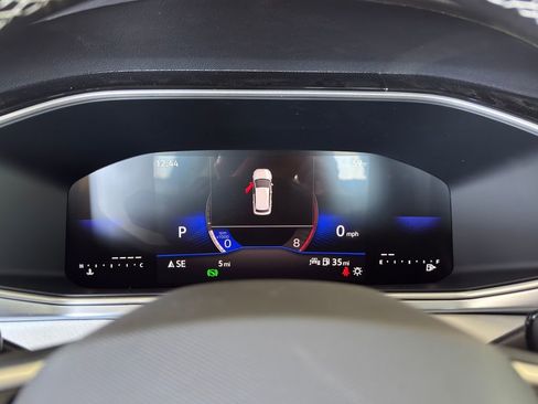 New 2026 Volkswagen Taos SE FWD image 17