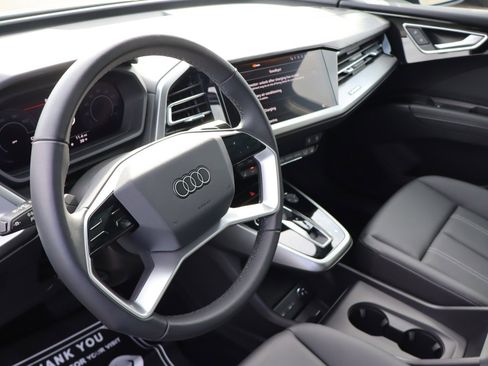 Used 2024 Audi Q4 e-tron Premium w/ Convenience Package image 9