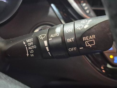 Used 2019 Toyota C-HR Limited FWD image 21