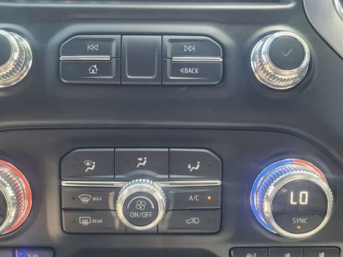 Used 2019 GMC Sierra 1500 SLT w/ SLT Premium Plus Package AWD/4WD image 32