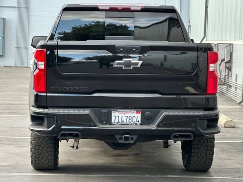 Used 2025 Chevrolet Silverado 1500 LT Trail Boss w/ LT Trail Boss Premium Package AWD/4WD image 5