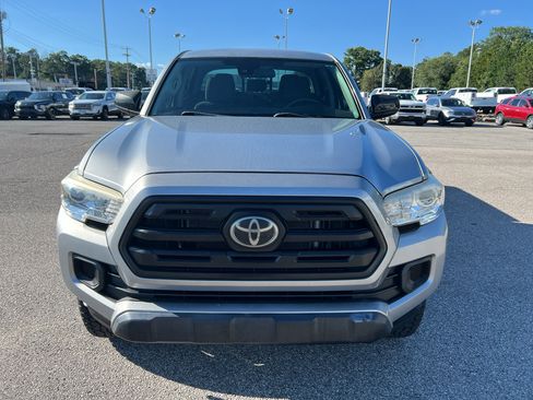 Used 2018 Toyota Tacoma SR w/ SR Convenience Package RWD image 2