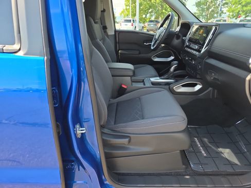 Used 2025 Nissan Frontier SV w/ SV Convenience Package AWD/4WD image 22