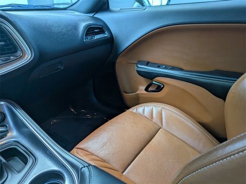 Used 2019 Dodge Challenger SRT Hellcat image 16