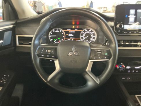 Used 2024 Mitsubishi Outlander SE AWD/4WD image 18