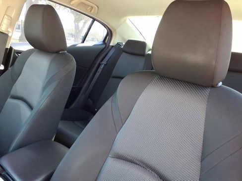 Used 2018 MAZDA MAZDA3 Sport image 10