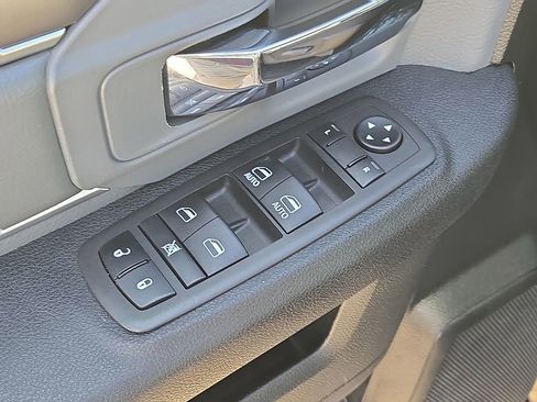 Used 2024 RAM 1500 Classic SLT image 21