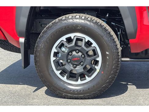 Used 2026 Toyota Tacoma TRD Off-Road w/ TRD Off Road Upgrade Package AWD/4WD image 31