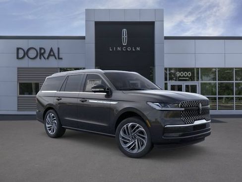 New 2025 Lincoln Navigator Reserve AWD/4WD image 7