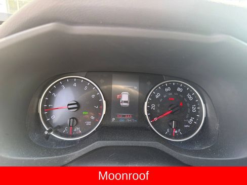 Used 2019 Toyota RAV4 XLE Premium FWD image 6
