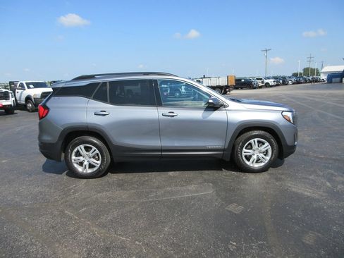 Used 2020 GMC Terrain SLE w/ Driver Convenience Package FWD image 2