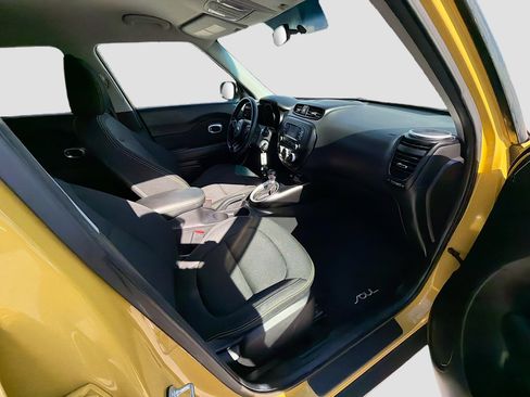 Used 2015 Kia Soul + image 30