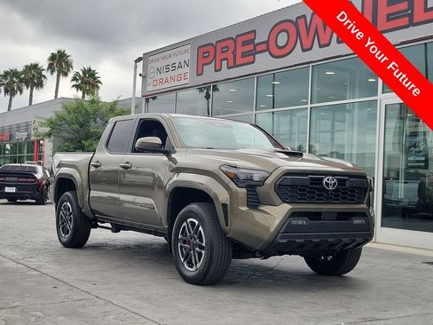 Used 2024 Toyota Tacoma TRD Sport w/ TRD Sport Premium Package AWD/4WD image 37