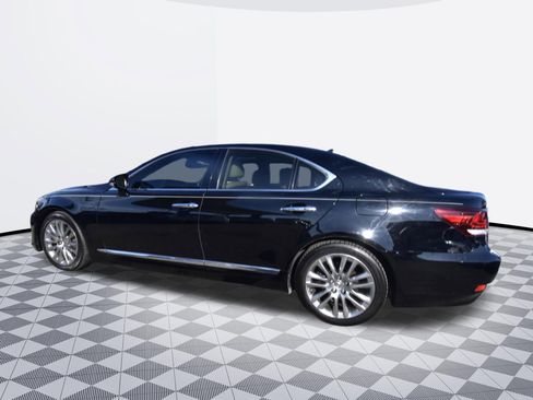 Used 2013 Lexus LS 460 w/ Comfort Pkg RWD image 6