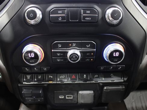 Used 2022 GMC Sierra 2500 Denali AWD/4WD image 16