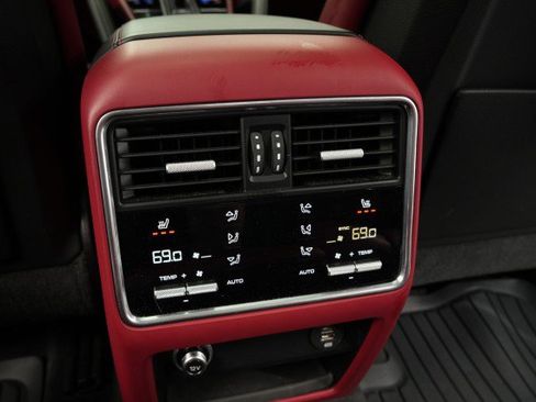 Used 2019 Porsche Cayenne Turbo AWD/4WD image 66