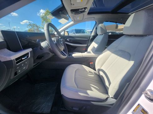 New 2025 Hyundai Sonata Limited image 10