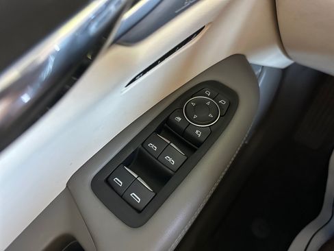 Used 2025 Cadillac XT6 Premium Luxury w/ Technology Package FWD image 18