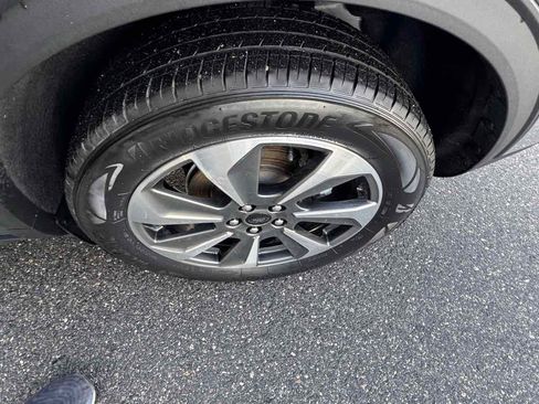 Used 2024 Ford Escape Platinum image 10