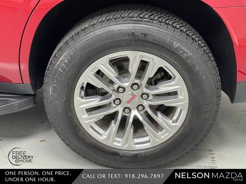 Used 2021 GMC Yukon SLT w/ SLT Premium Package image 12