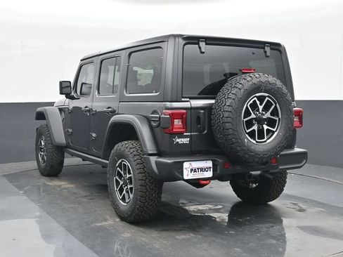 Used 2024 Jeep Wrangler Unlimited Rubicon w/ Technology Group AWD/4WD image 2