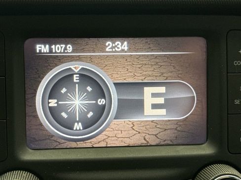 Used 2021 Jeep Gladiator Sport image 15