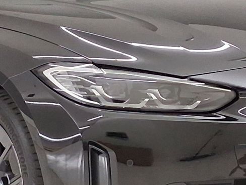 Used 2023 BMW i4 eDrive35 image 8