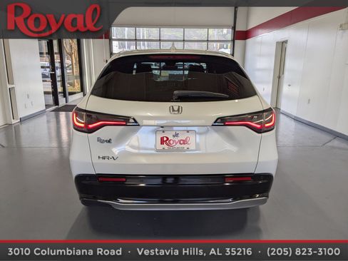 Used 2023 Honda HR-V EX-L image 3