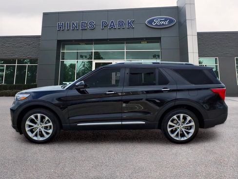 Used 2023 Ford Explorer Platinum w/ Technology Package AWD/4WD image 4