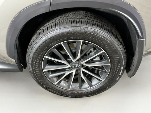 Used 2025 Lexus NX 250 FWD image 11