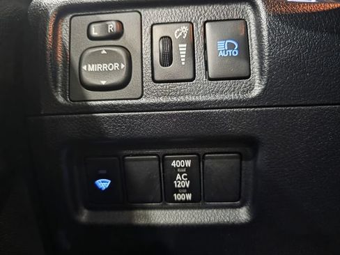 Used 2021 Toyota 4Runner Limited AWD/4WD image 18