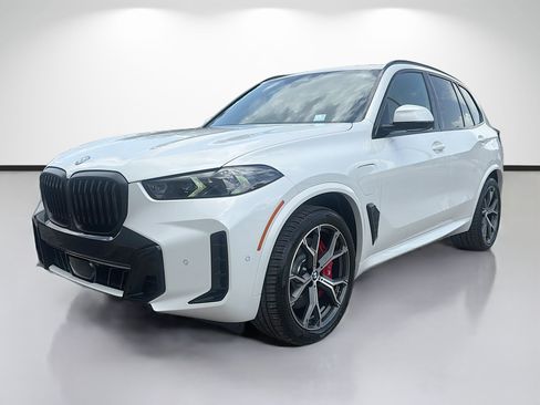 New 2026 BMW X5 xDrive50e w/ Executive Package AWD/4WD image 7
