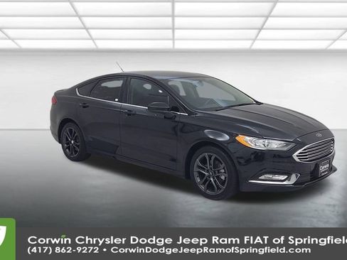 Used 2018 Ford Fusion SE w/ Equipment Group 201A image 4