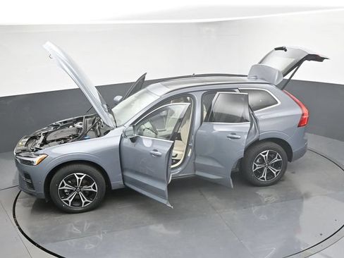 Used 2022 Volvo XC60 B5 Momentum w/ Advanced Package AWD/4WD image 51