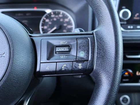 Used 2023 Nissan Rogue SV AWD/4WD image 16