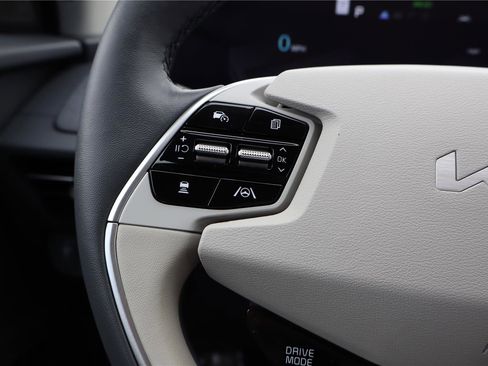 Certified 2023 Kia EV6 Wind image 17