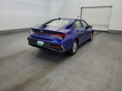 Used 2025 Hyundai Elantra SE w/ Cargo Package FWD image 9