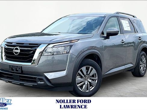 Used 2025 Nissan Pathfinder SV AWD/4WD image 1