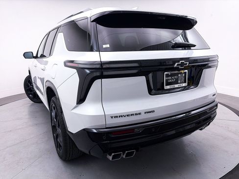 Used 2024 Chevrolet Traverse RS w/ LPO, Floor Liner Package AWD/4WD image 4