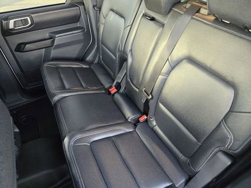 New 2025 Ford Bronco Badlands image 24