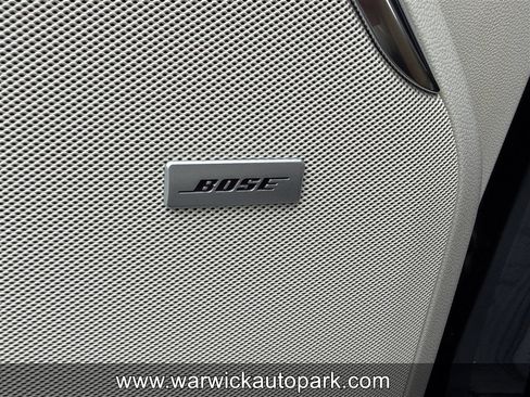 Used 2023 GMC Yukon XL Denali AWD/4WD image 11