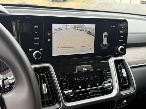 Used 2023 Kia Sorento EX image 23