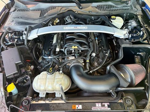 Used 2016 Ford Mustang Shelby GT350 w/ Track Package RWD image 25