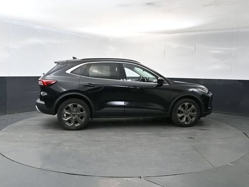 Used 2024 Ford Escape Platinum AWD/4WD image 6