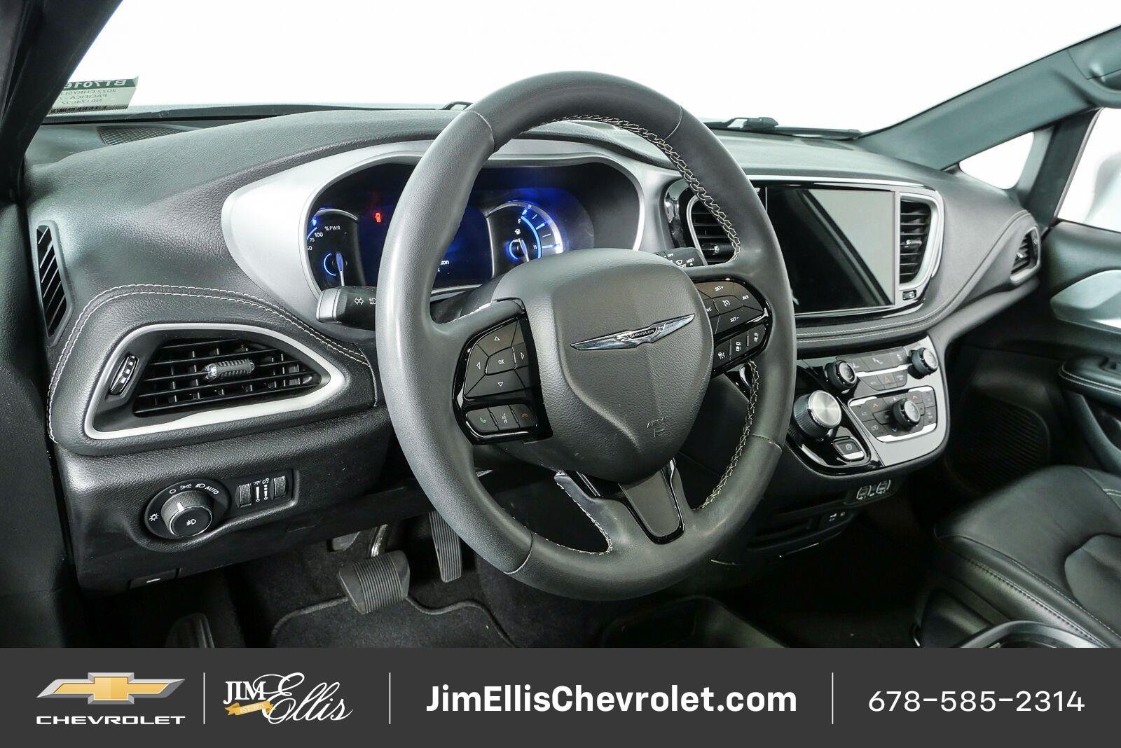 Used 2022 Chrysler Pacifica Touring-L w/ S Appearance Package FWD image 5