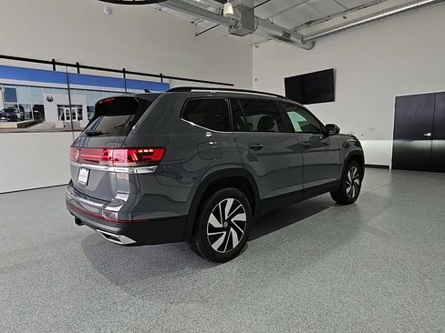 New 2026 Volkswagen Atlas SE FWD image 9