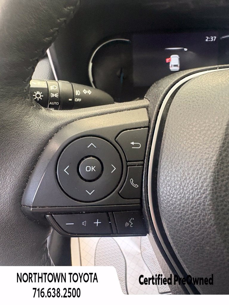 Used 2023 Toyota RAV4 XLE Premium AWD/4WD image 28